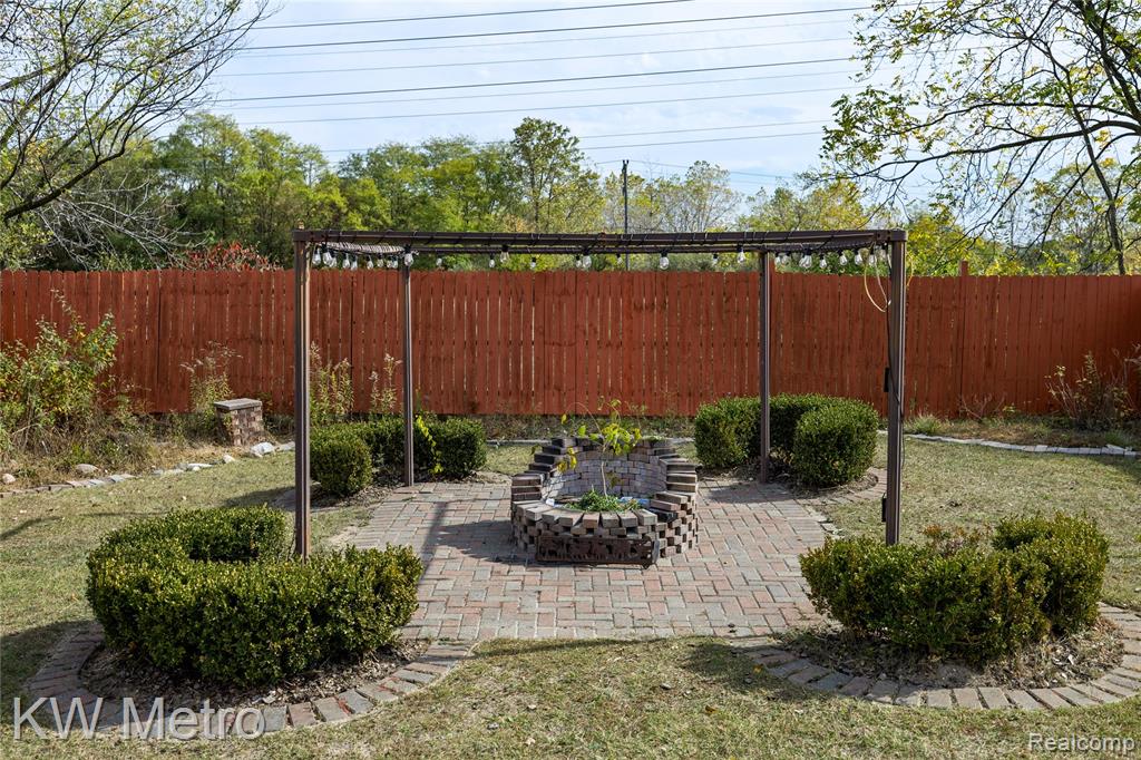 808 Kettering Avenue, Pontiac, MI 48340 — Photo 8