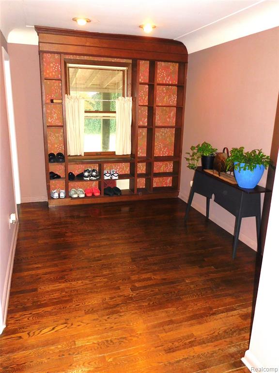 825 Pettibone Avenue, Flint, MI 48507 — Photo 16