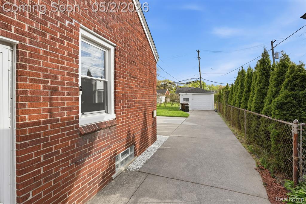 1857 Roslyn Road, Grosse Pointe Woods, MI 48236 — Photo 35