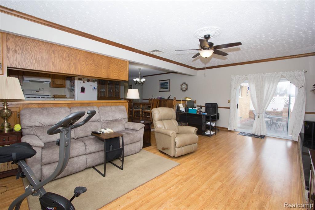 30208 Maplegrove Street, Saint Clair Shores, MI 48082 — Photo 9
