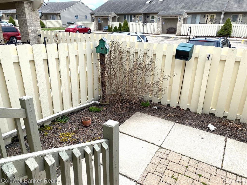 62351 Arlington Circle, 2, South Lyon, MI 48178 — Photo 2