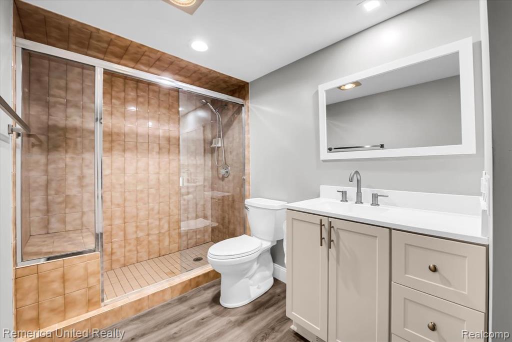 7968 Lawrence, West Bloomfield, MI — Photo 35