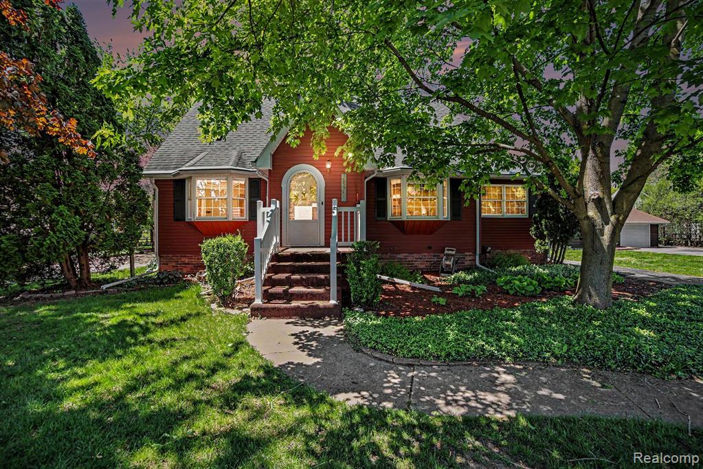 4345 N Michigan Avenue, Saginaw, MI 48604 — front exterior