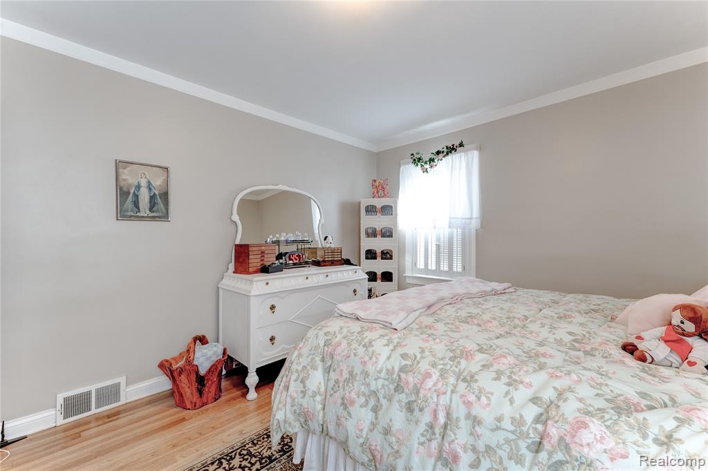 723 Globe Road, Waterford, MI 48328 — Photo 13
