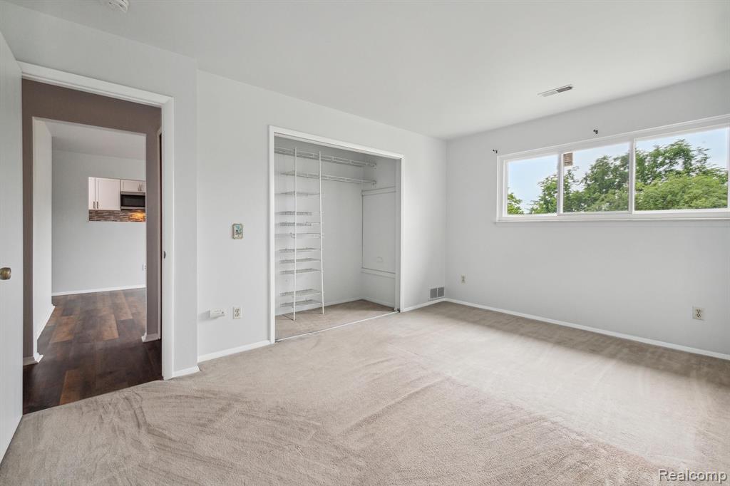 32013 W 12 MILE Road, 306, Farmington Hills, MI 48334 — Photo 16