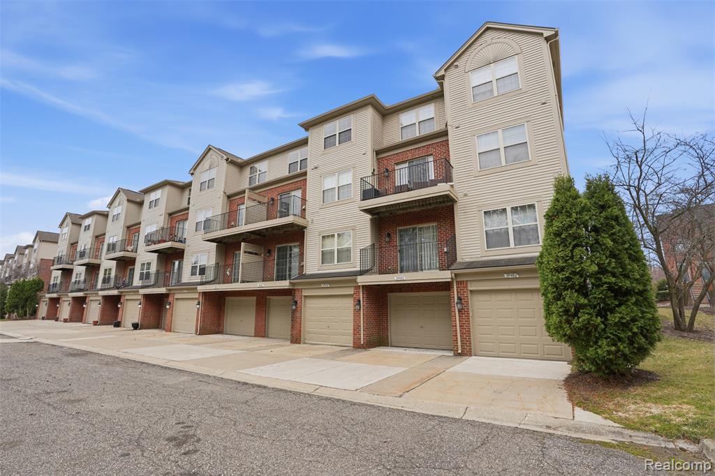 39478 Springwater Drive, Northville, MI 48168 — Photo 33