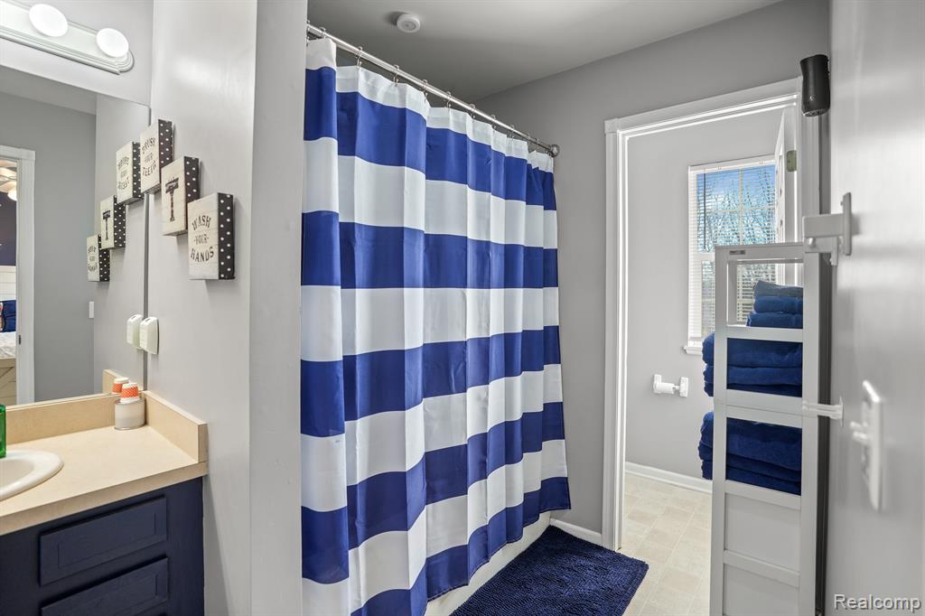 5124 HICKORY Trail, Grand Blanc, MI 48439 — Photo 30
