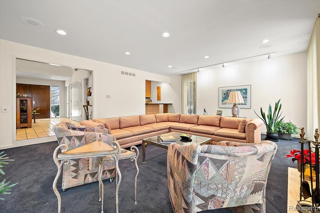 4539 Middleton Court, West Bloomfield, MI, 48323