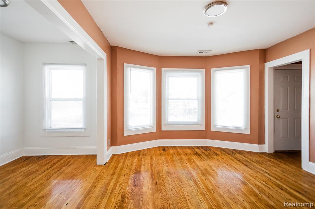 5435 Burns Street, Detroit, MI 48213 — Photo 4