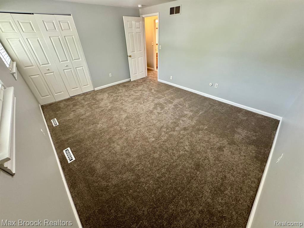 1407 LAUREL VALLEY Drive, Waterford, MI 48327 — Photo 12