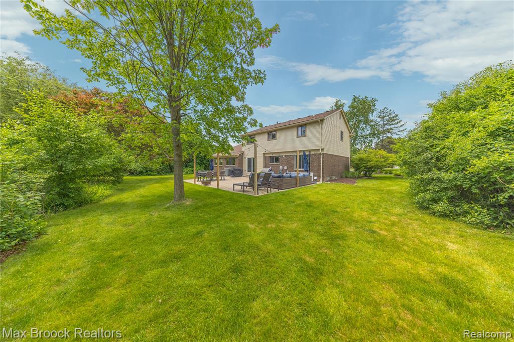 6247 Carpathian Court, West Bloomfield, MI 48324 — Photo 49