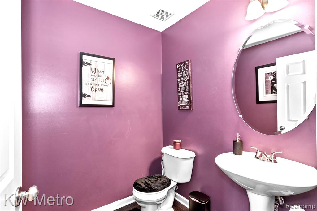 7966 Hallie Drive, Ypsilanti, MI 48198 — Photo 15