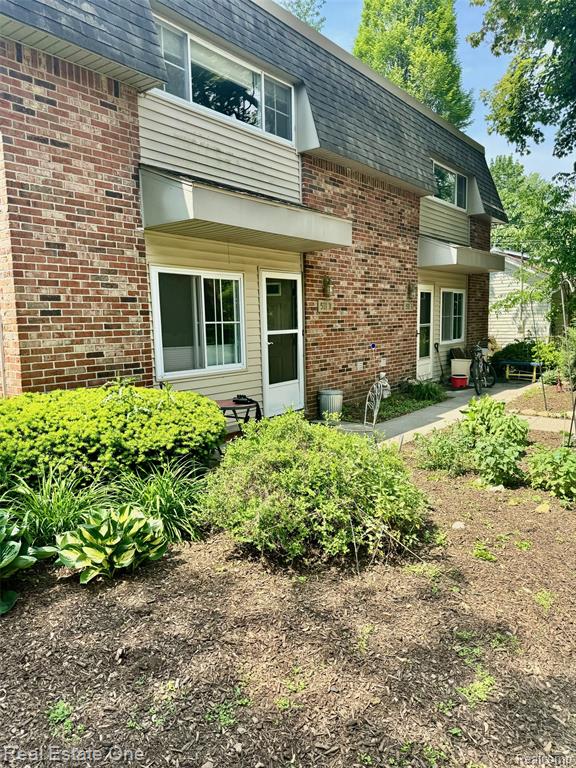 511 Longshore Drive, Ann Arbor, MI 48105 — Photo 3