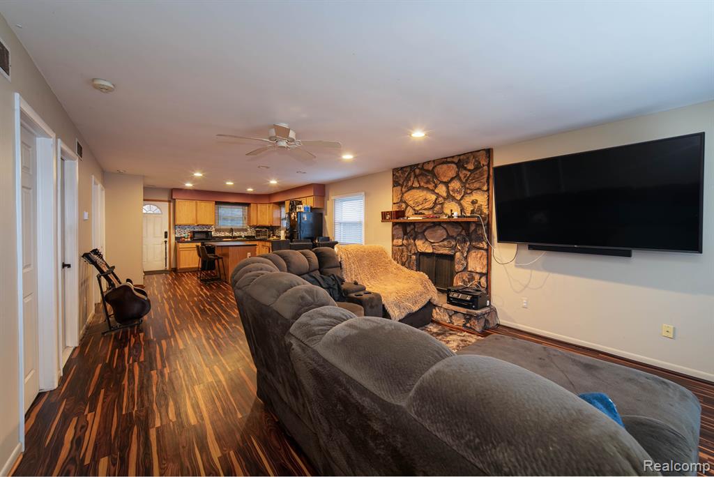 7920 DETROIT Boulevard, West Bloomfield, MI 48323 — Photo 9