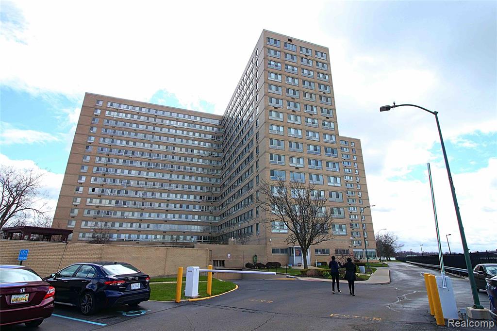 8900 E Jefferson Avenue N, 832, Detroit, MI 48214 — Photo 15