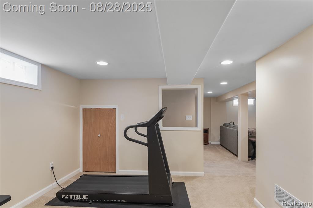 727 S Vermont Avenue, Royal Oak, MI 48067 — Photo 28