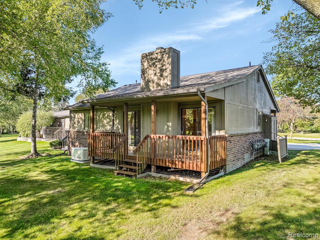 9735 HAWTHORNE GLEN Drive, Grosse Ile, MI 48138 — Photo 34