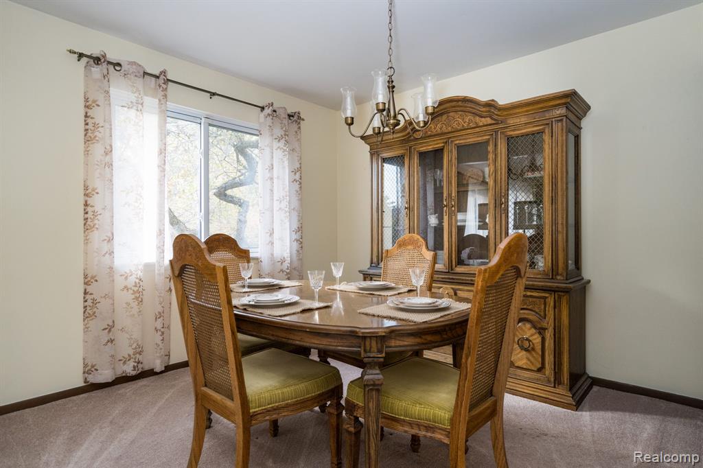 758 Lake Forest Road, Rochester Hills, MI 48309 — Photo 3