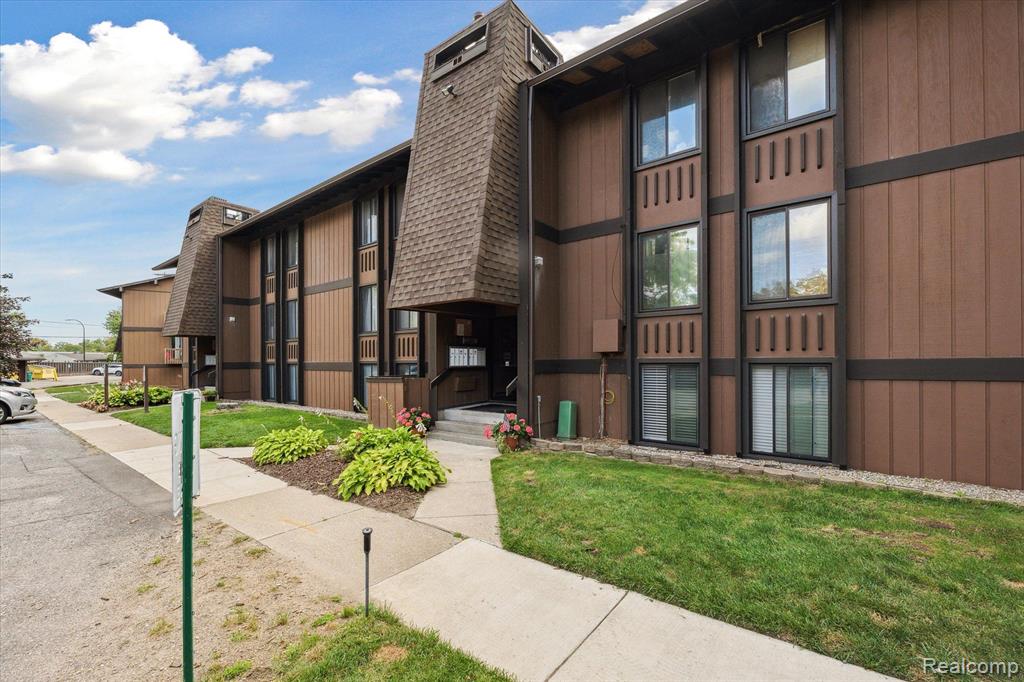 1734 Grove Road, B-103, Ypsilanti, MI 48198 — Photo 35