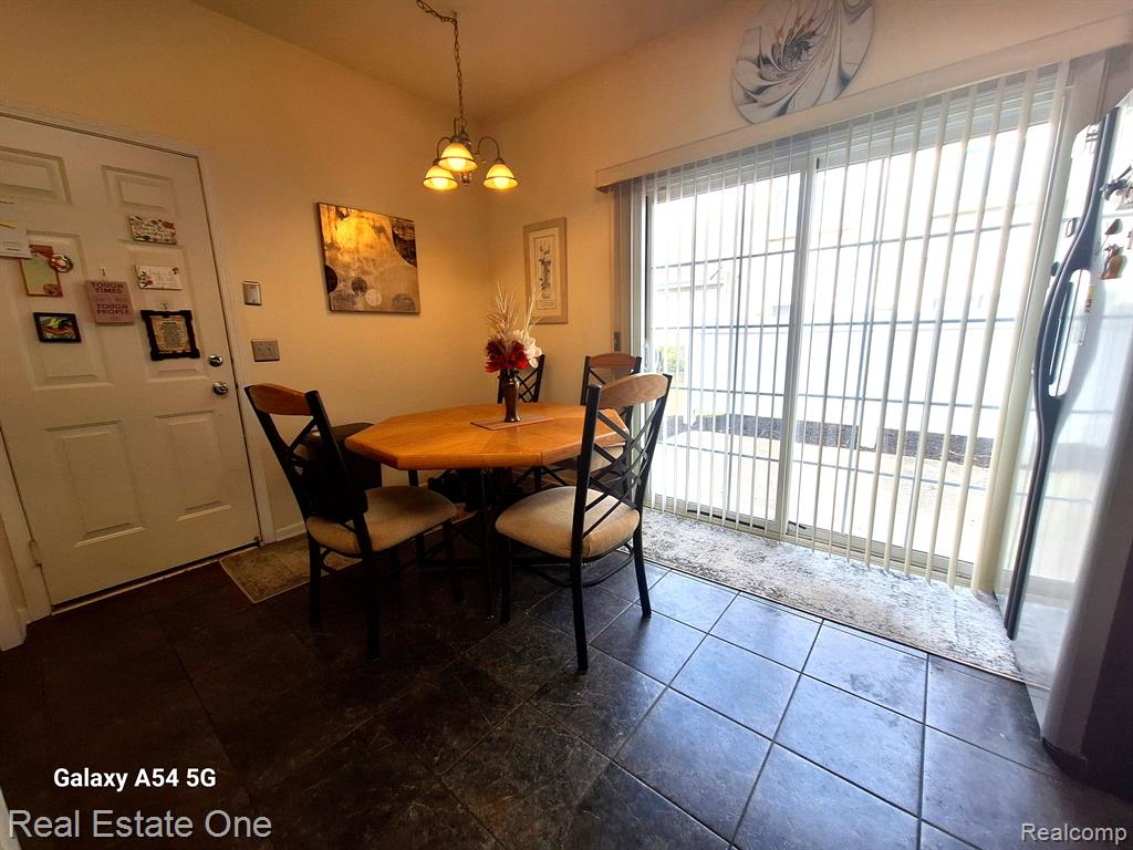26707 ASHTON Drive, Woodhaven, MI 48183 — Photo 10