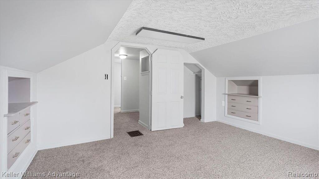 838 SAINT JOHNS Street, Wyandotte, MI 48192 — Photo 19