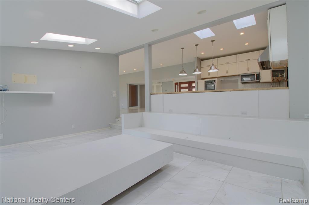 341 Corrie Road, Ann Arbor, MI 48105 — Photo 17