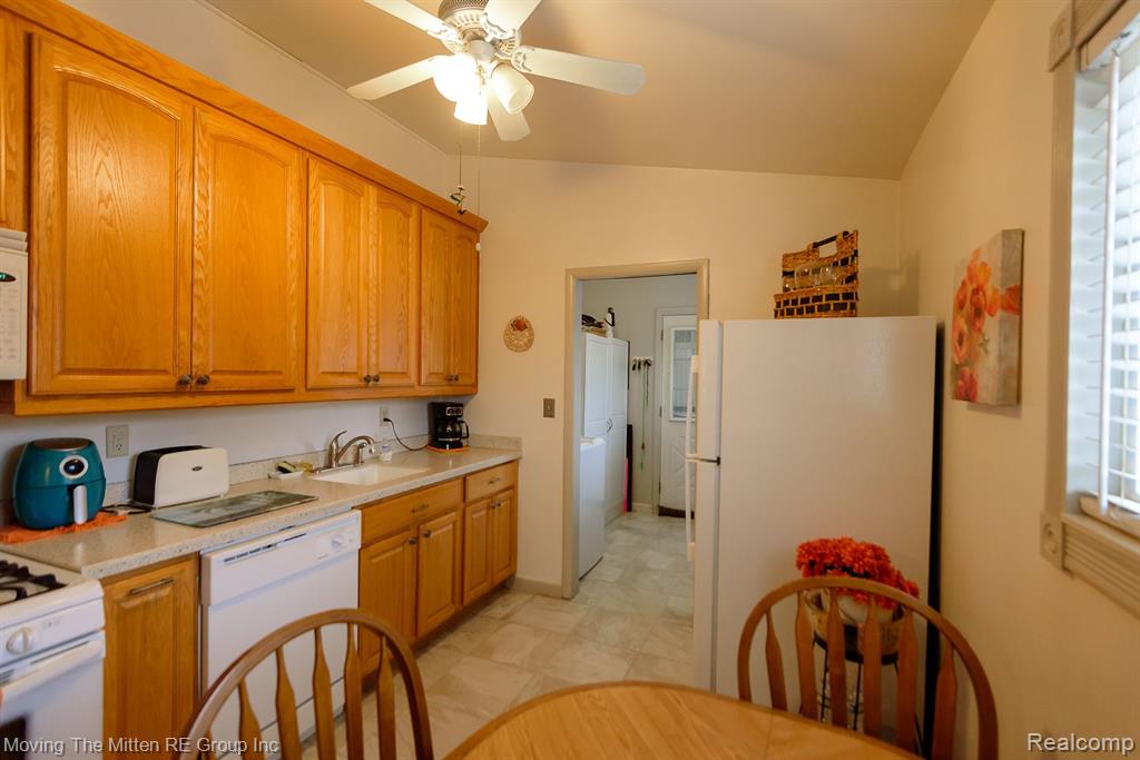 7904 ELM Street, Taylor, MI 48180 — Photo 9