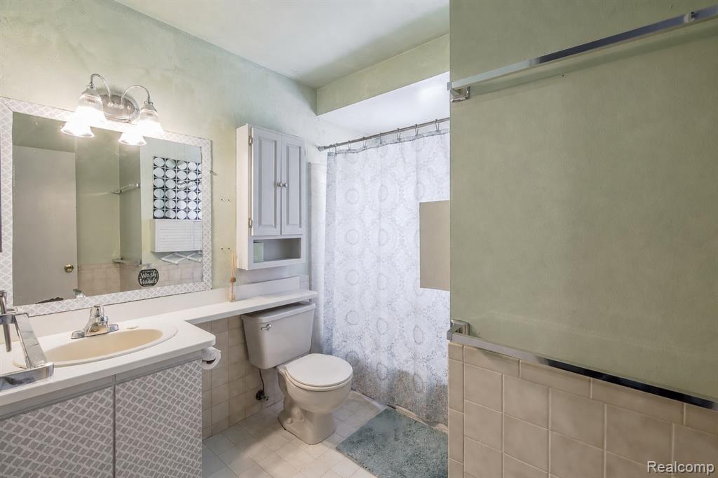 8670 N Eston Road, Clarkston, MI 48348 — Photo 15