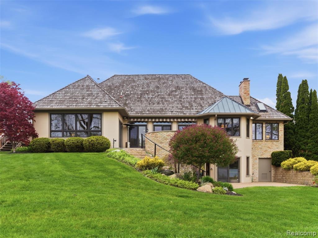 23 Chateaux Du Lac, Fenton, MI 48430 — Photo 2