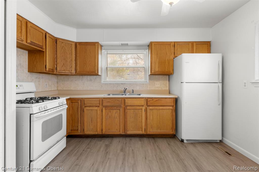 4924 Pelham Street, Dearborn Heights, MI 48125 — Photo 6