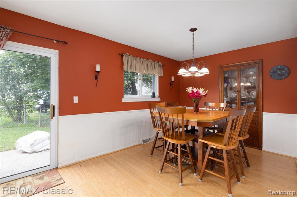 94 CRESCENT LAKE Road, Waterford, MI 48327 — Photo 16