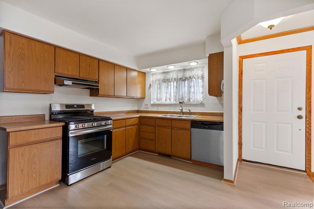 8573 SAN MARCO Boulevard, Sterling Heights, MI 48313 — Photo 4