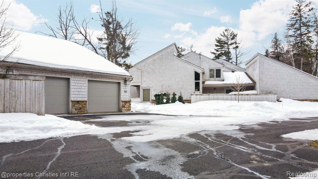 1057 Beach Road, Harbor Springs, MI 49740 — Photo 15