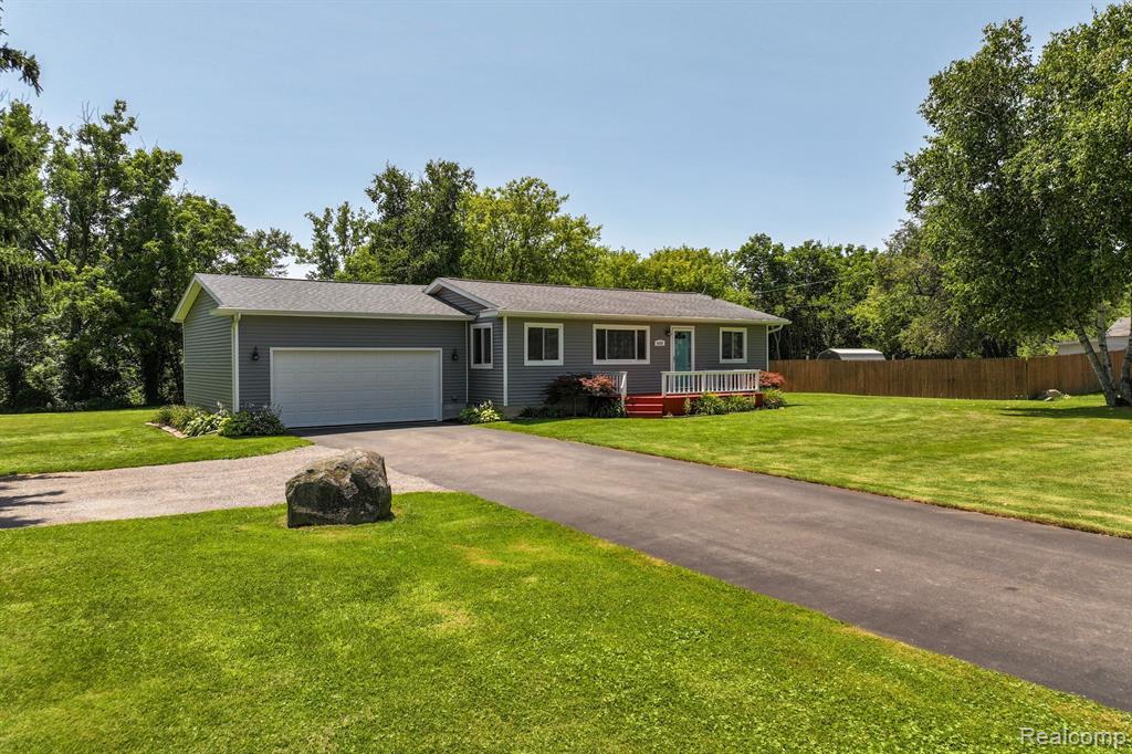 8406 E LIPPINCOTT Boulevard, Davison, MI 48423 — Photo 2