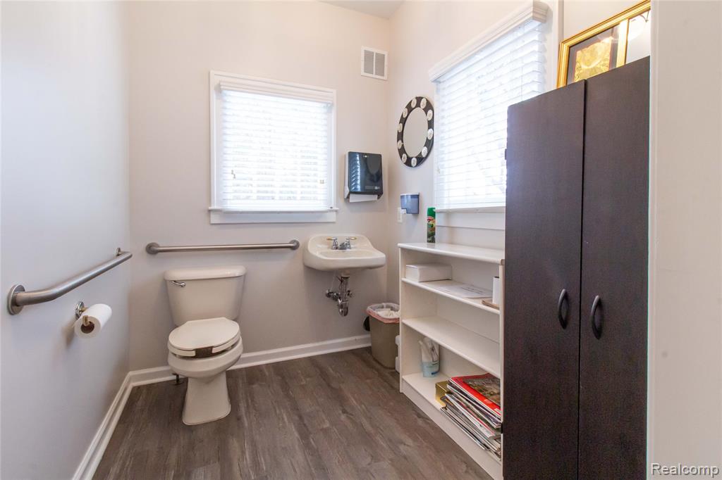 71 N LIVERNOIS Road, Rochester Hills, MI 48307 — Photo 5
