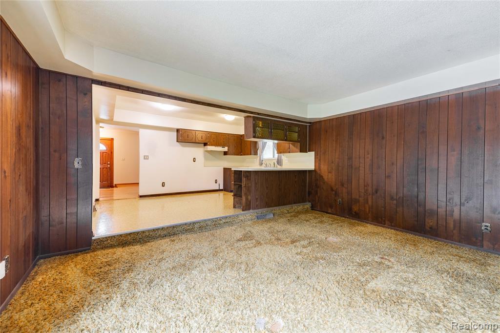 21819 Meridian Road, Grosse Ile, MI 48138 — Photo 11