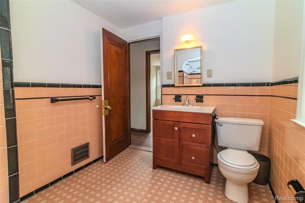 6630 Hartwell Street, Dearborn, MI 48126 — Photo 29
