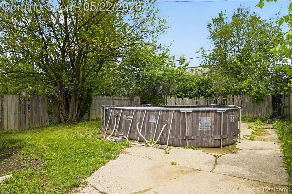 9160 Winthrop Street, Detroit, MI 48228 — Photo 36