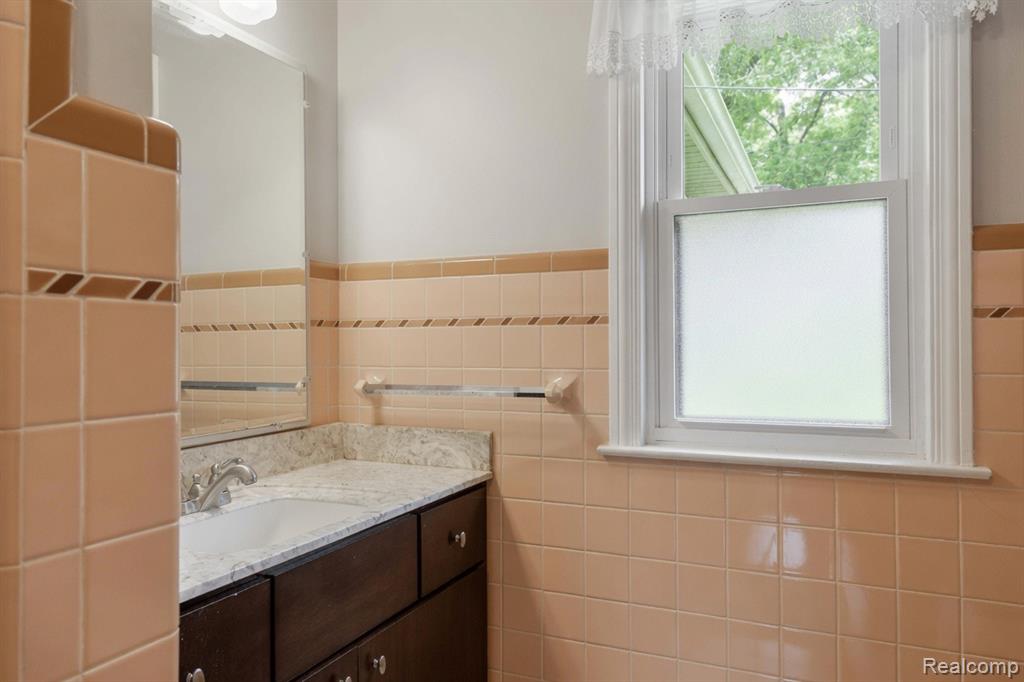 215 White Street, Imlay City, MI 48444 — Photo 15