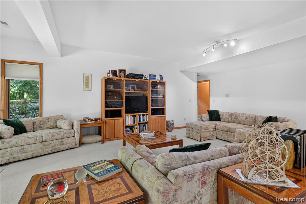 5388 Hartland Road, Fenton, MI 48430 — Photo 36