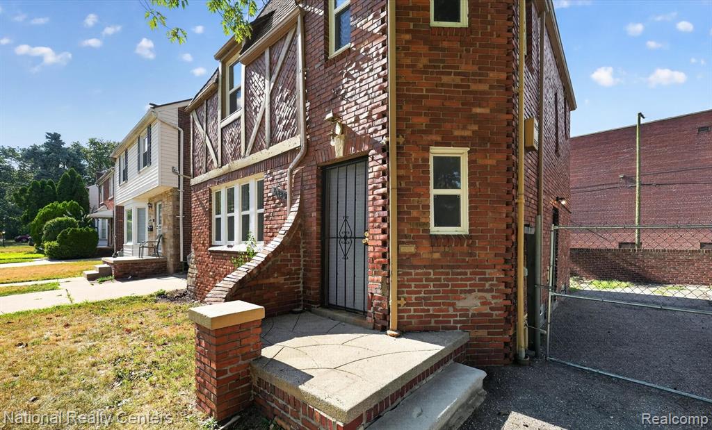 6420 London Street - Photo 2