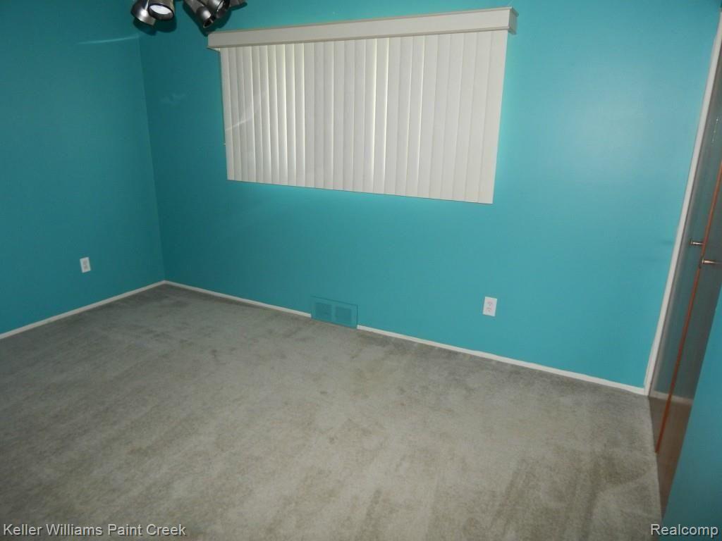 28926 JAMES Drive, Warren, MI 48092 — Photo 12