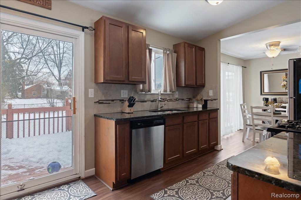 477 Barchester Street, Westland, MI 48186 — Photo 19