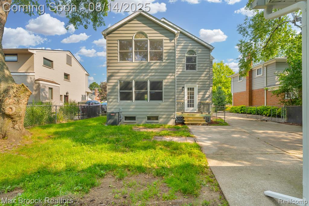 10725 Talbot Avenue, Huntington Woods, MI — Photo 35