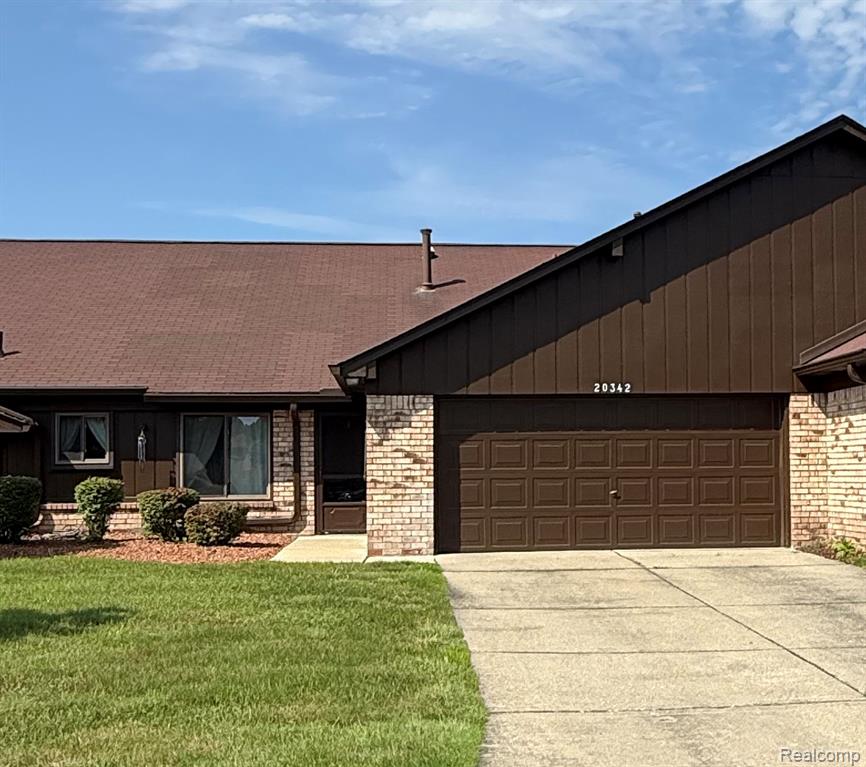 20342 Pine Meadow Drive, Clinton Twp, MI 48036