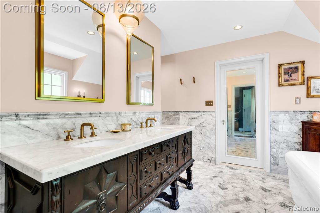 19475 Argyle Crescent, Detroit, MI 48203 — Photo 32
