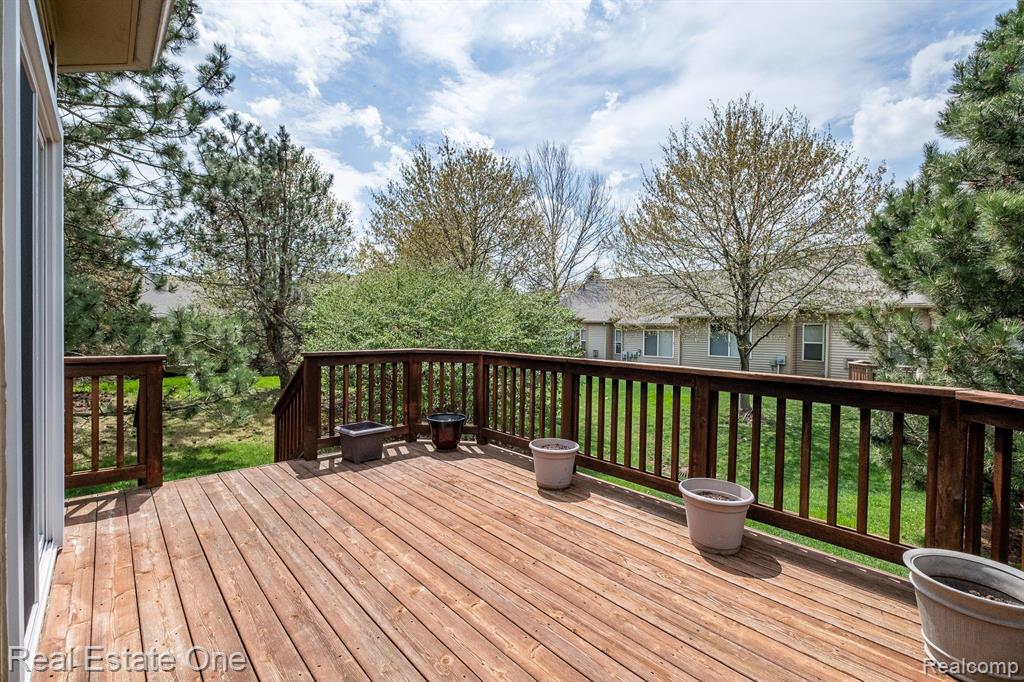 8113 SUTTON Court, White Lake, MI — Photo 37