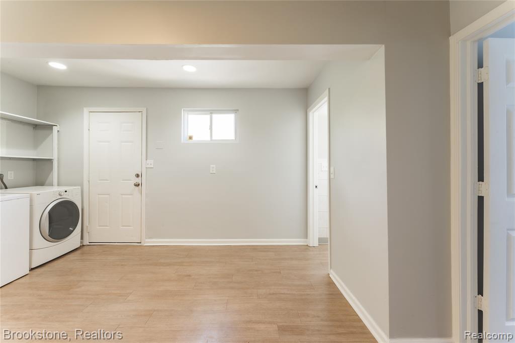 524 Luther Avenue, Pontiac, MI 48341 — Photo 8