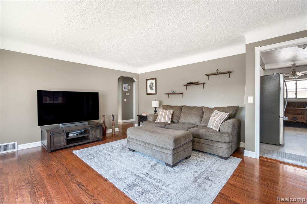 24263 Marine Avenue, Eastpointe, MI 48021 — Photo 12