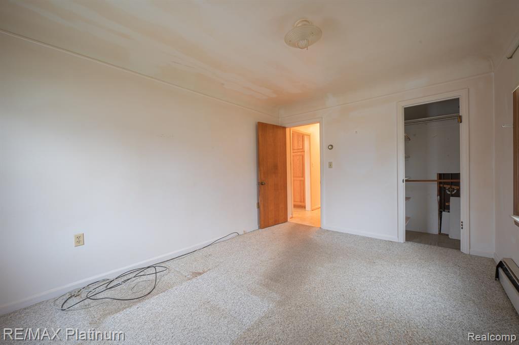 850 W MAPLE Road, Milford, MI 48381 — Photo 17